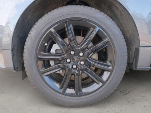 Used 2023 Ford Edge ST-Line w/ Class II Trailer Tow Package image 10