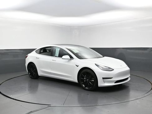 Used 2019 Tesla Model 3 Standard Range Plus RWD image 39