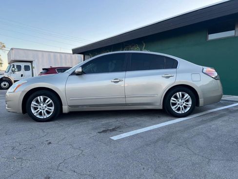 Used 2010 Nissan Altima 2.5 S w/ Convenience Pkg FWD image 4