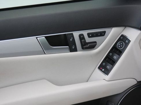 Used 2013 Mercedes-Benz C 300 Sport image 21