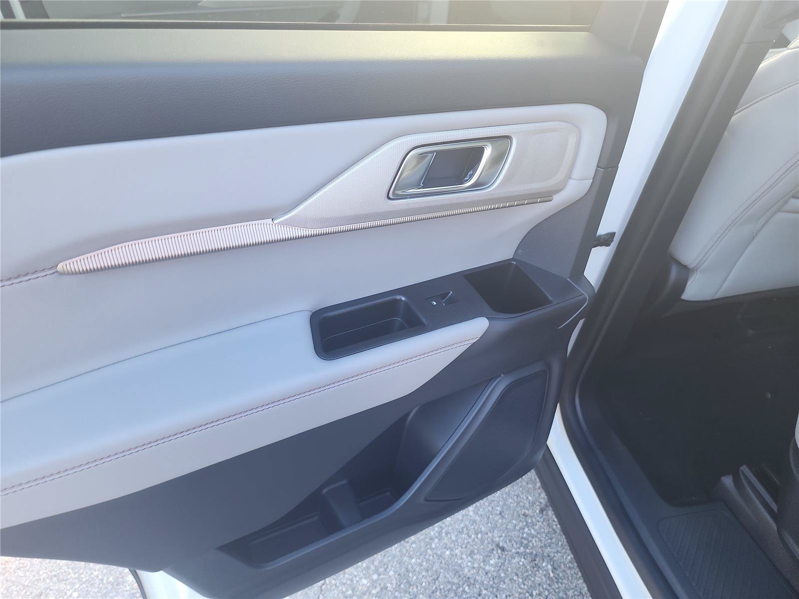 New 2027 Ford Explorer Active w/ Active Comfort Package RWD image 15