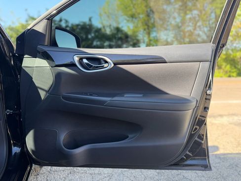 Used 2019 Nissan Sentra SV FWD image 19