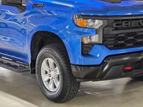 Used 2024 Chevrolet Silverado 1500 Custom Trail Boss w/ LPO, Dark Essentials Package AWD/4WD image 9