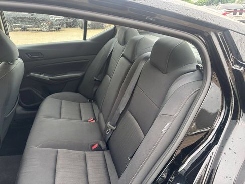 Used 2025 Nissan Altima 2.5 SV FWD image 37