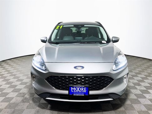 Used 2021 Ford Escape Titanium image 3