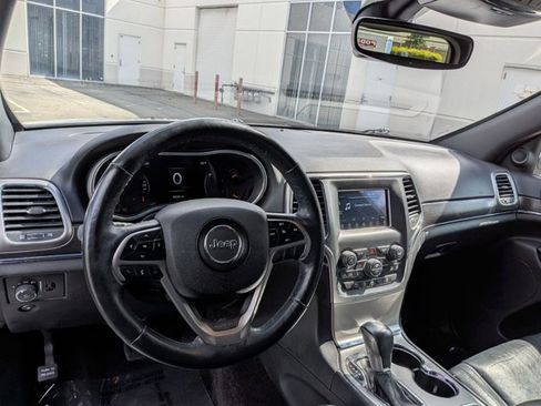 Used 2018 Jeep Grand Cherokee Limited image 10