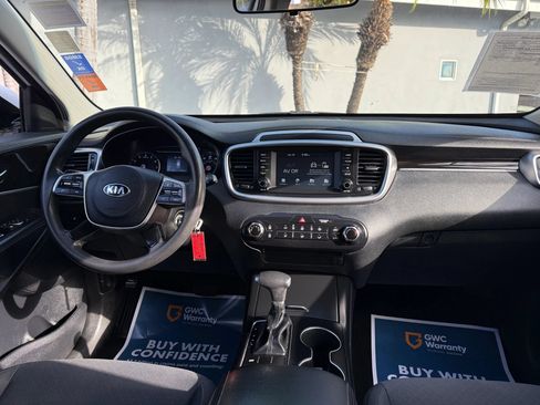 Used 2020 Kia Sorento FWD V6 image 21