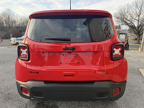 Used 2023 Jeep Renegade Altitude w/ Convenience Group I image 18