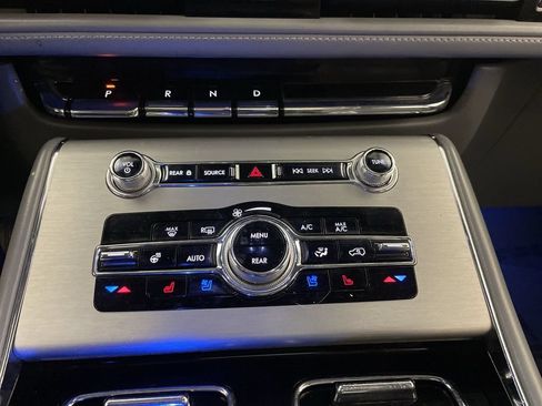 Used 2020 Lincoln Aviator Reserve w/ Equipment Group 202A AWD/4WD image 12