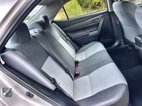 Used 2016 Toyota Corolla L FWD image 14
