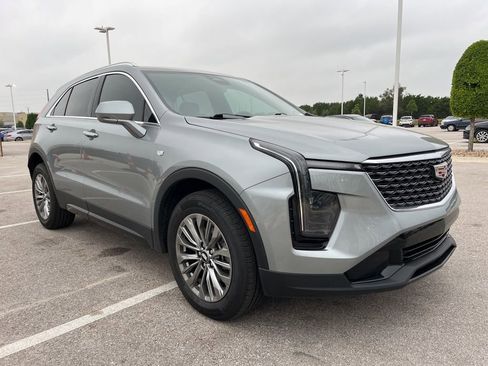 Used 2024 Cadillac XT4 Premium Luxury AWD/4WD image 3