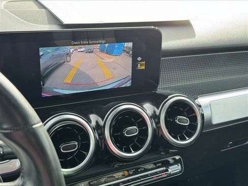 Used 2023 Mercedes-Benz GLB 250 4MATIC image 14