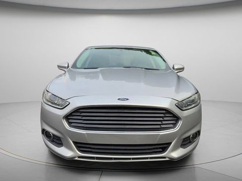 Used 2016 Ford Fusion SE FWD image 4