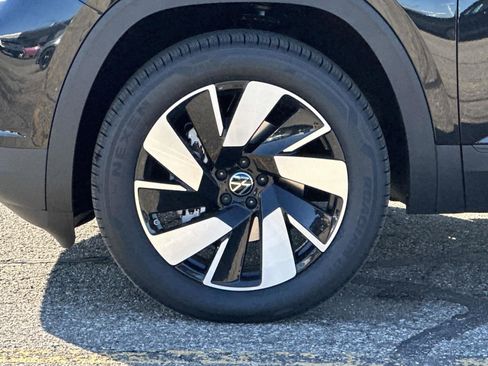 New 2026 Volkswagen Atlas Cross Sport SE image 9