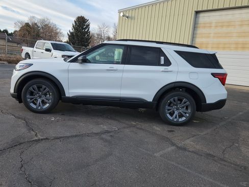 New 2026 Ford Explorer Active image 5