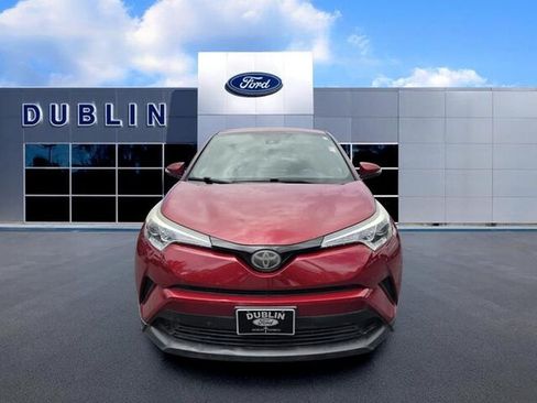 Used 2018 Toyota C-HR XLE FWD image 2