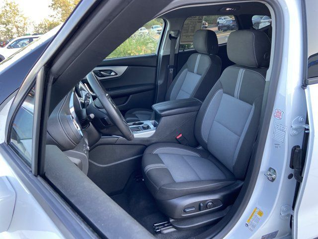 Used 2025 Chevrolet Blazer LT FWD image 19
