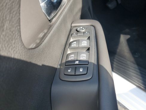 New 2026 Chrysler Pacifica Select image 10