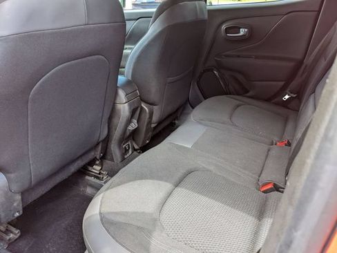 Used 2018 Jeep Renegade Altitude AWD/4WD image 26