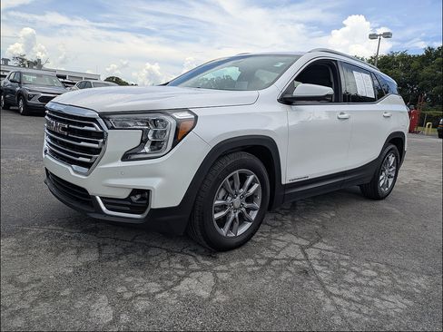 Used 2022 GMC Terrain SLT w/ Infotainment Package II FWD image 8