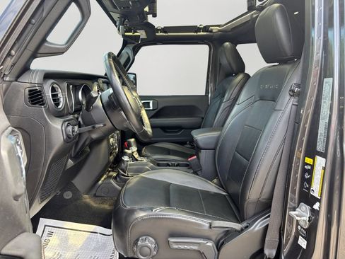 Used 2022 Jeep Gladiator Overland w/ Popular Equipment Package AWD/4WD image 24