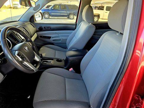 Used 2014 Toyota Tacoma PreRunner image 24