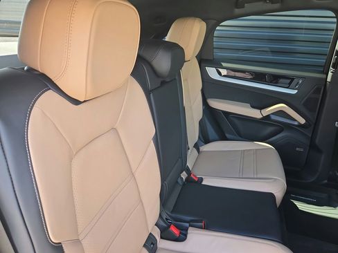 Certified 2026 Porsche Cayenne Coupe AWD/4WD image 21