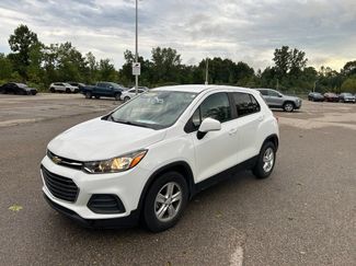 Used 2020 Chevrolet Trax LS w/ Tint and Cruise Package FWD video 2