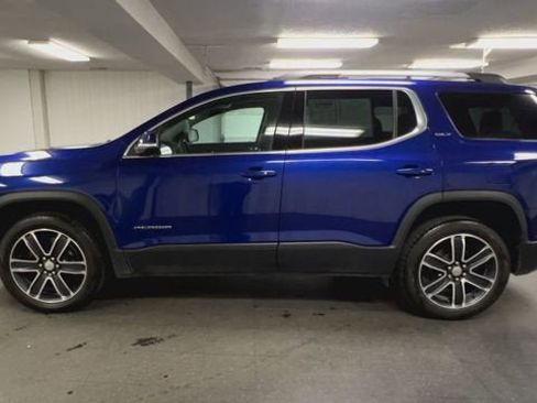 Certified 2023 GMC Acadia SLT w/ Technology Package image 5