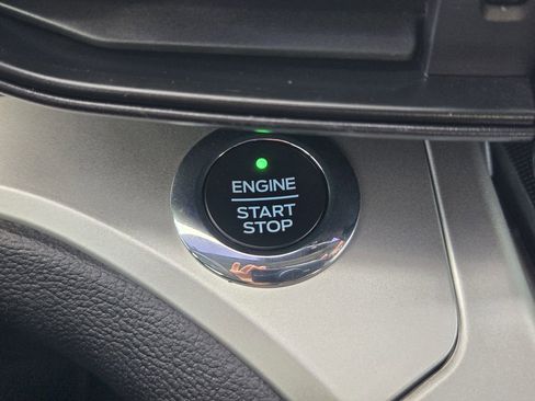 Used 2021 Ford Explorer XLT image 19