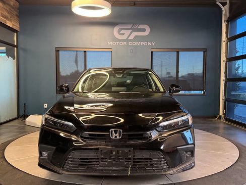 Used 2022 Honda Civic Touring image 8