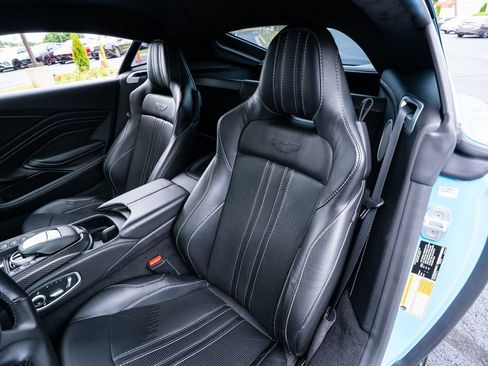 Used 2019 Aston Martin V8 Vantage Coupe RWD image 25