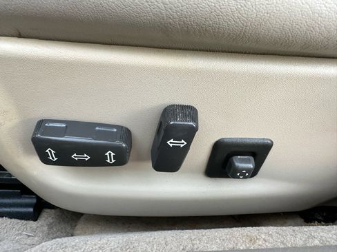 Used 1999 Cadillac Eldorado w/ Comfort/Convenience Pkg image 20