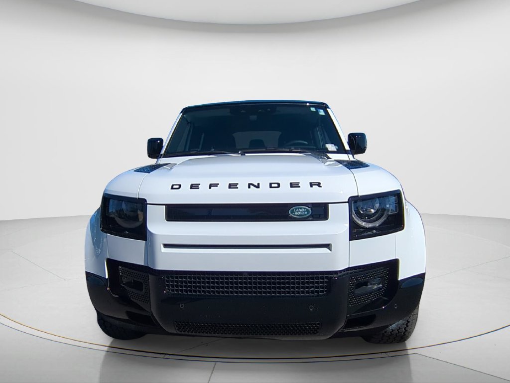 Used 2025 Land Rover Defender 110 X-Dynamic SE AWD/4WD image 2
