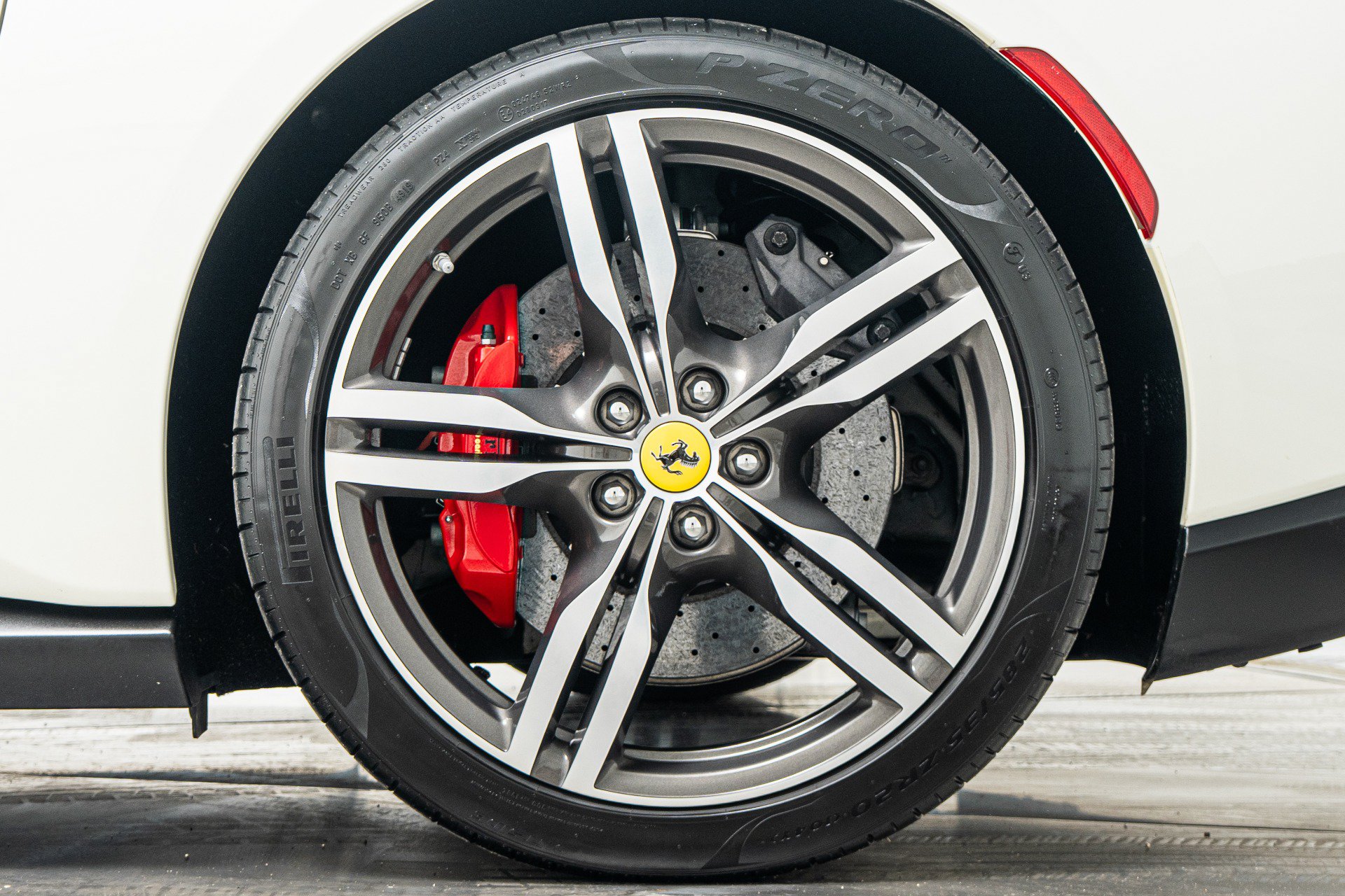 Used 2019 Ferrari Portofino RWD image 11