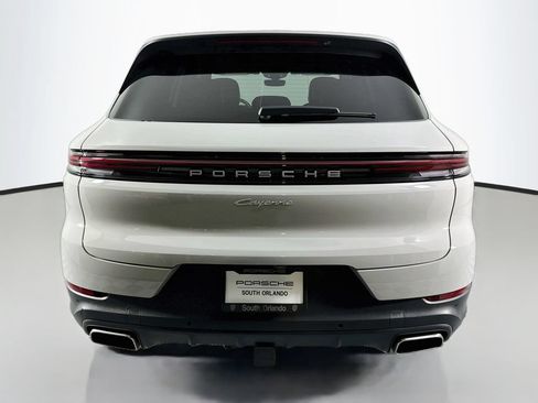 Certified 2024 Porsche Cayenne AWD/4WD image 10