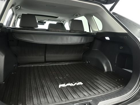 Used 2024 Toyota RAV4 XLE w/ Convenience Package FWD image 21