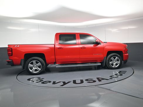 Used 2018 Chevrolet Silverado 1500 LT w/ All Star Edition image 10