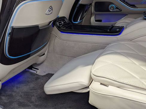 Used 2022 Mercedes-Benz Maybach S 580 4MATIC w/ Manufaktur Leather Package image 10