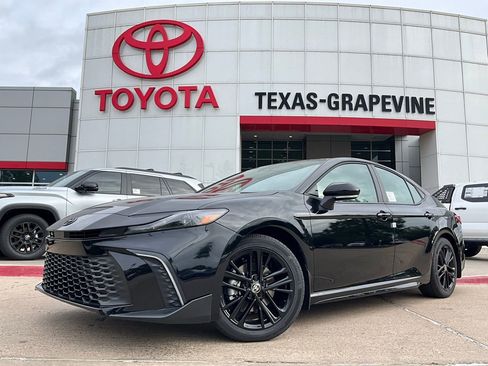 New 2026 Toyota Camry SE image 2