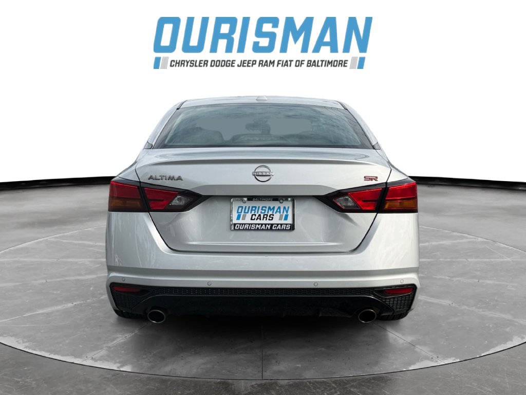 Used 2024 Nissan Altima 2.5 SR FWD image 5