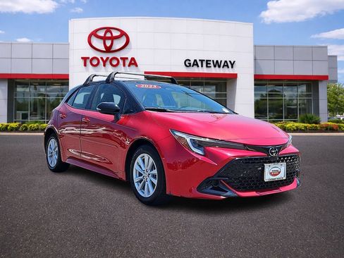 Used 2023 Toyota Corolla SE FWD image 3