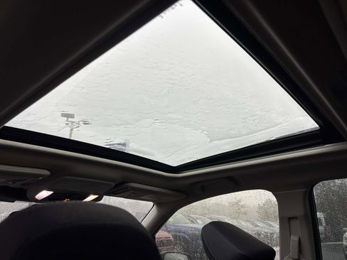 Used 2023 Subaru Forester Premium image 11