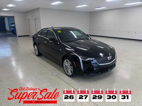 Used 2025 Cadillac CT4 Premium Luxury image 3