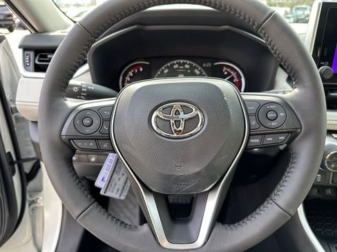 New 2025 Toyota RAV4 XLE image 28