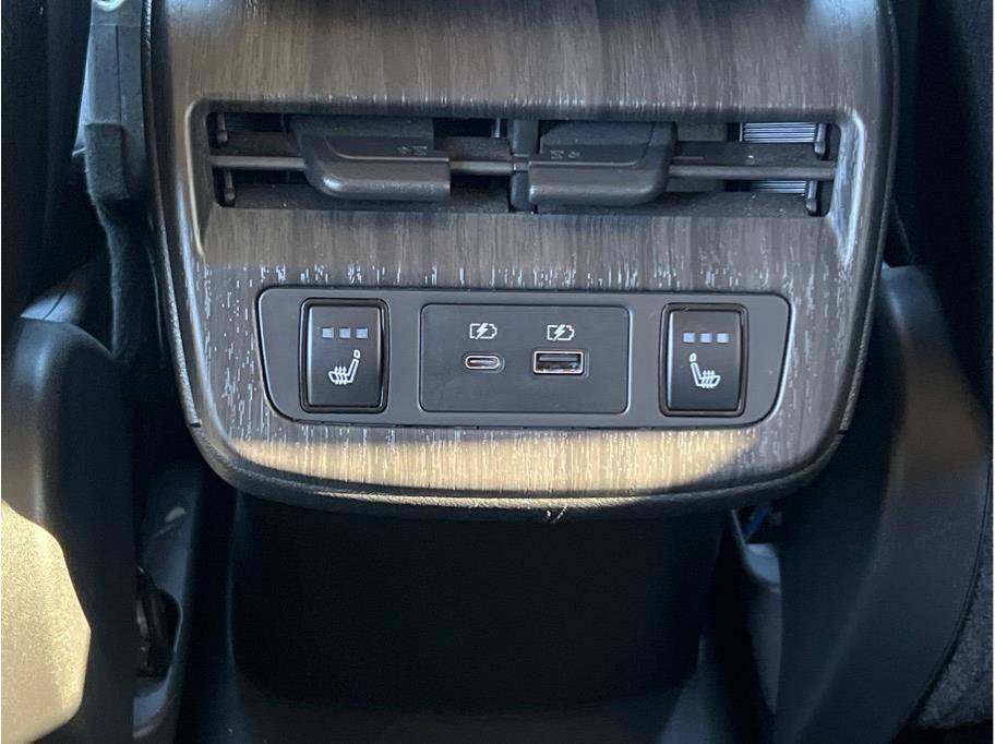 Used 2024 Nissan Ariya FWD image 10