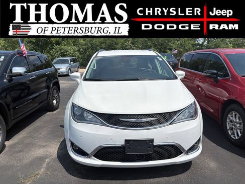 Used 2020 Chrysler Pacifica Touring-L Plus w/ Tire & Wheel Group FWD image 2