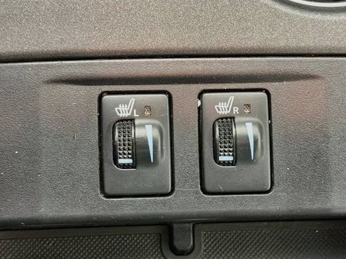 Used 2016 Toyota Camry XLE w/ Moonroof Package FWD image 26