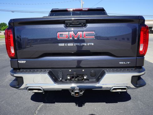 Used 2024 GMC Sierra 1500 SLT w/ X31 Off-Road Package AWD/4WD image 4