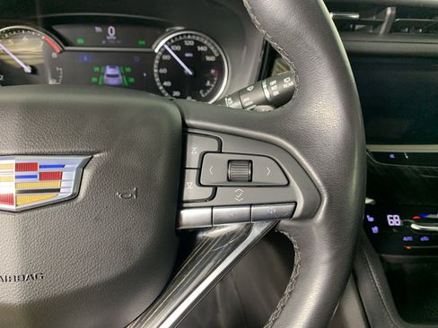 Used 2022 Cadillac XT6 Premium Luxury FWD image 21
